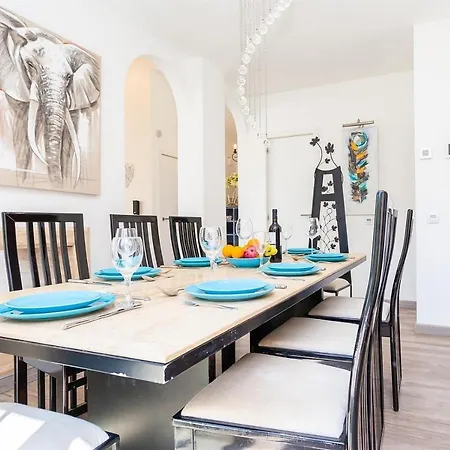 Villa Los Limoneros - East Marbella Villa *