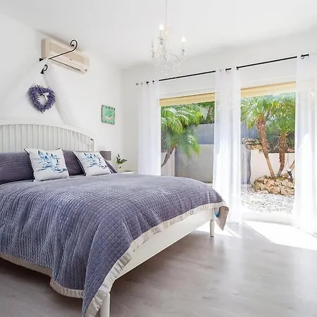 Villa Los Limoneros - East Marbella *
